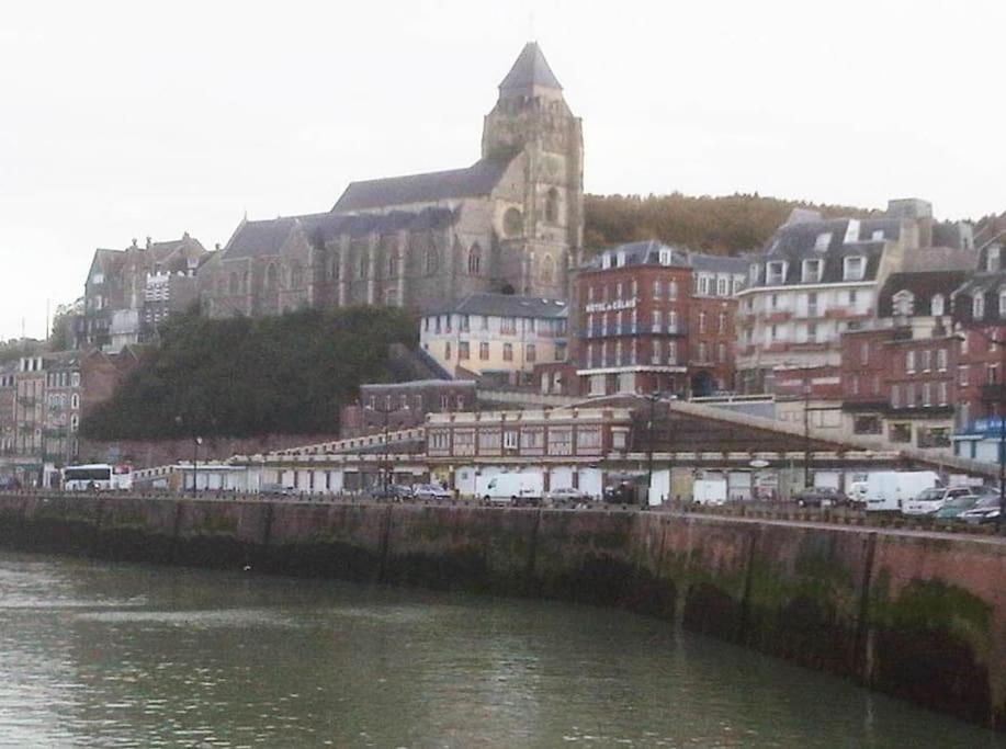 La Verriere. Les Locations Isahora C'Est Aussi Plusieurs Appart' De Standing A 2 Pas Du Chateau D'Eu, Des Falaises Du Treport, De Mers Les Bains Et Aux Portes De La Baie De Somme Eu (Seine-Maritime) Kültér fotó