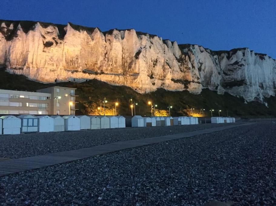 La Verriere. Les Locations Isahora C'Est Aussi Plusieurs Appart' De Standing A 2 Pas Du Chateau D'Eu, Des Falaises Du Treport, De Mers Les Bains Et Aux Portes De La Baie De Somme Eu (Seine-Maritime) Kültér fotó