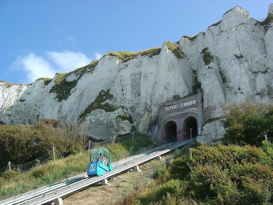 La Verriere. Les Locations Isahora C'Est Aussi Plusieurs Appart' De Standing A 2 Pas Du Chateau D'Eu, Des Falaises Du Treport, De Mers Les Bains Et Aux Portes De La Baie De Somme Eu (Seine-Maritime) Kültér fotó
